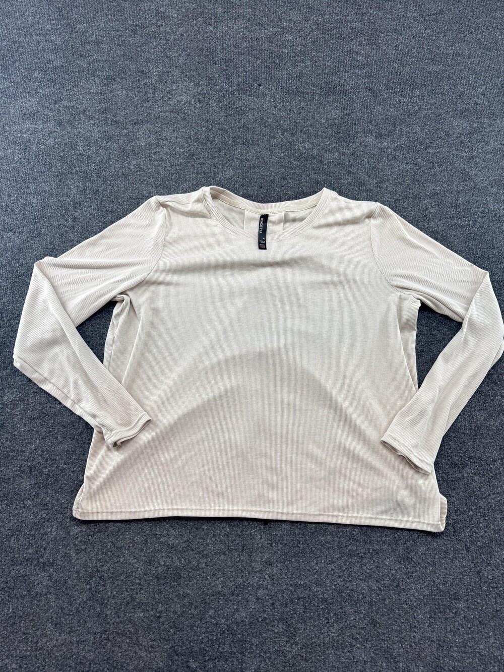 Mondetta Shirt Womens XL Beige Ribbed Long Sleeve Crew Neck Pleat Back Stretch